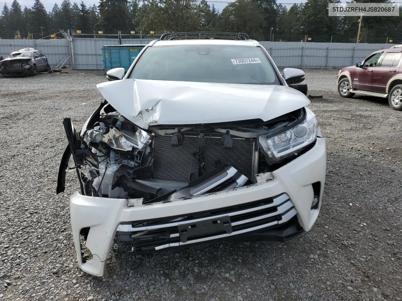 5TDJZRFH4JS820687 2018 Toyota Highlander Se