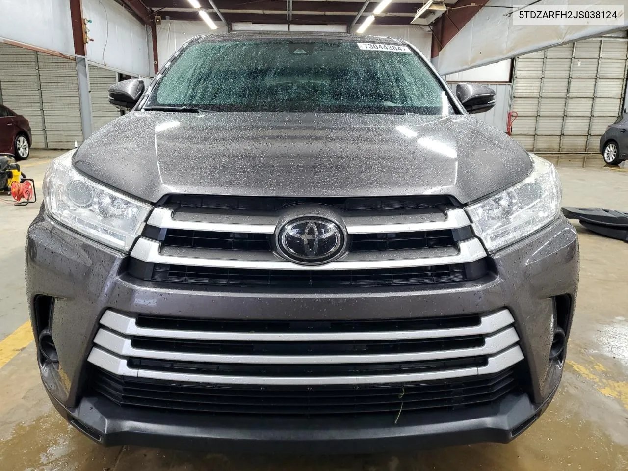 2018 Toyota Highlander Le VIN: 5TDZARFH2JS038124 Lot: 73044384