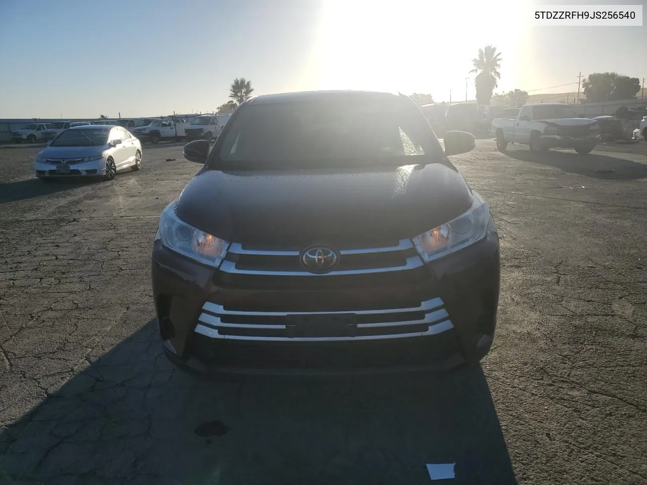 2018 Toyota Highlander Le VIN: 5TDZZRFH9JS256540 Lot: 73249294