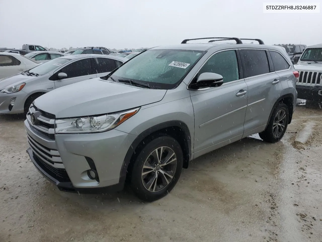 2018 Toyota Highlander Le VIN: 5TDZZRFH8JS246887 Lot: 74289994