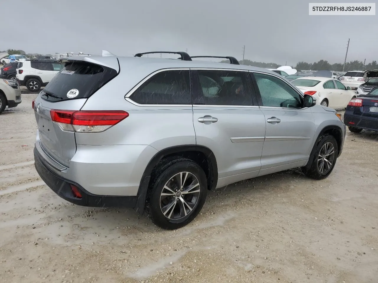 2018 Toyota Highlander Le VIN: 5TDZZRFH8JS246887 Lot: 74289994