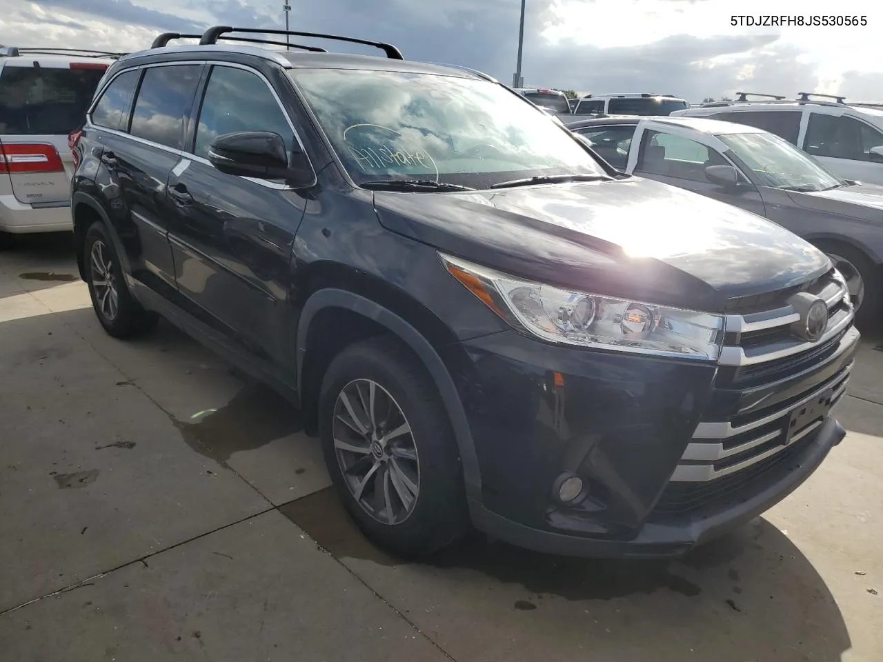 2018 Toyota Highlander Se VIN: 5TDJZRFH8JS530565 Lot: 74395644