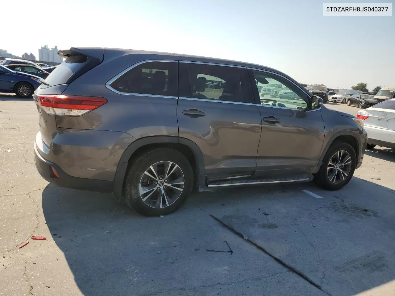 2018 Toyota Highlander Le VIN: 5TDZARFH8JS040377 Lot: 75441724