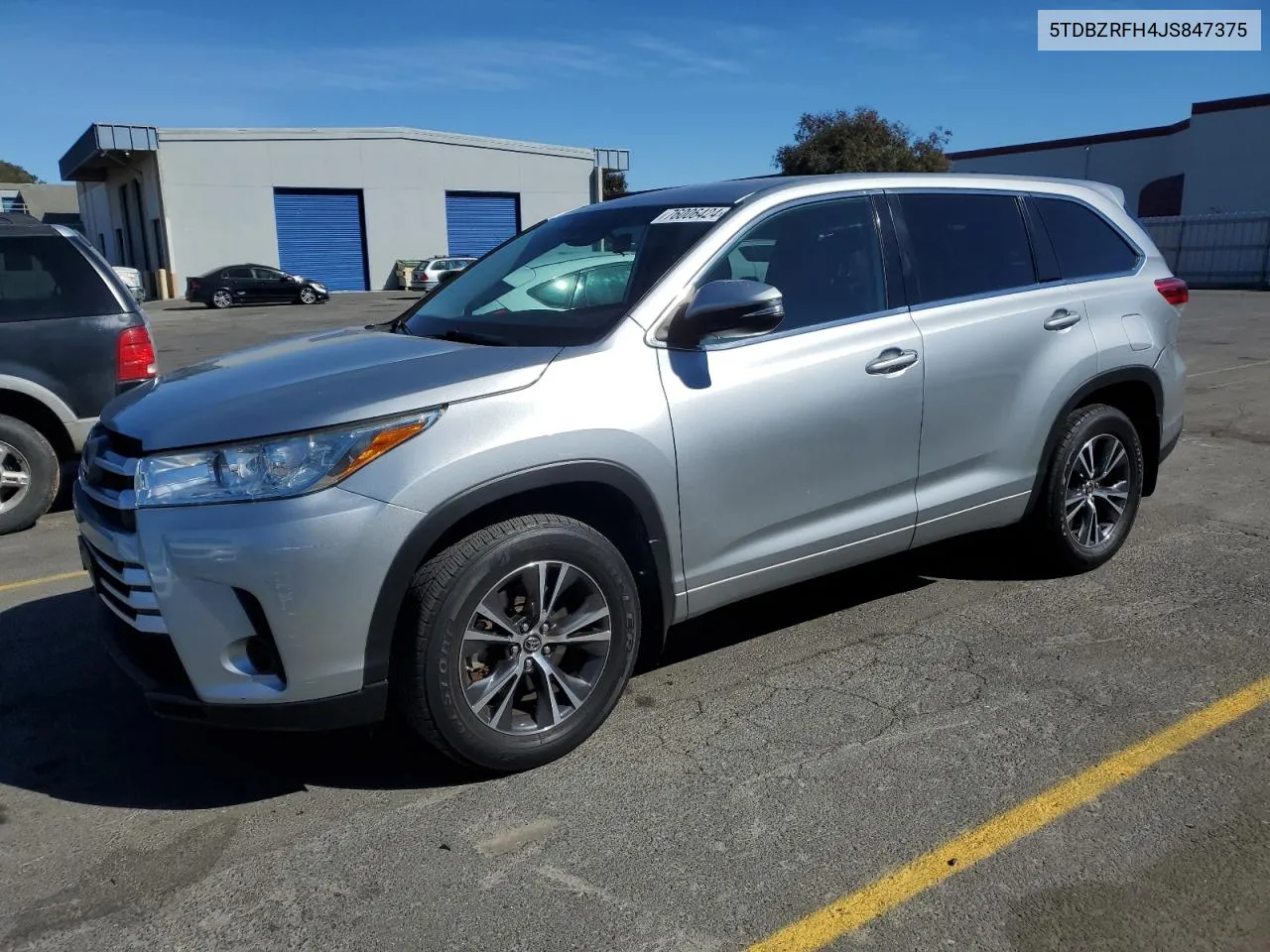 2018 Toyota Highlander Le VIN: 5TDBZRFH4JS847375 Lot: 76006424