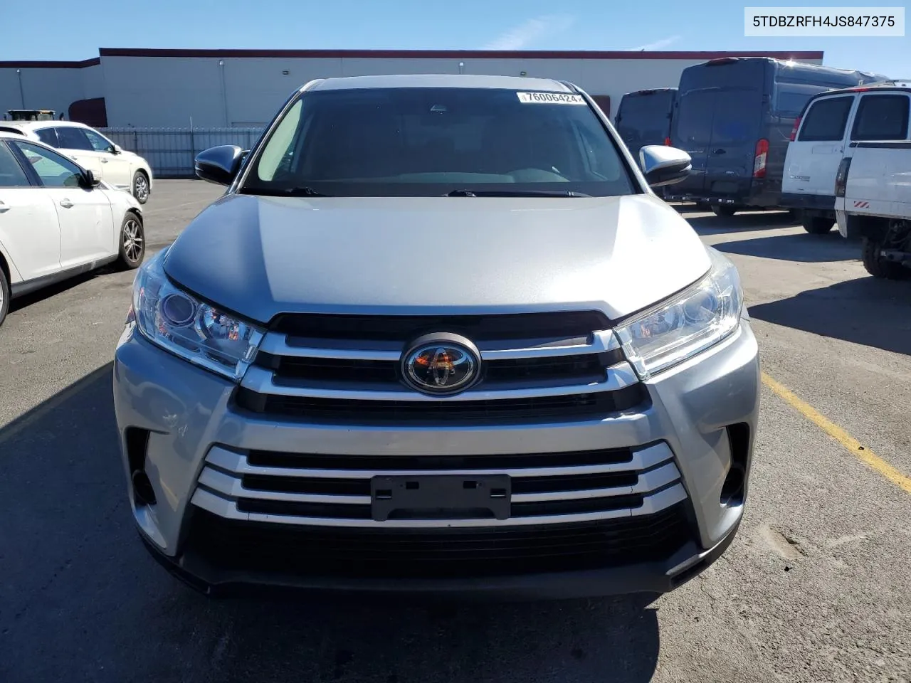 2018 Toyota Highlander Le VIN: 5TDBZRFH4JS847375 Lot: 76006424