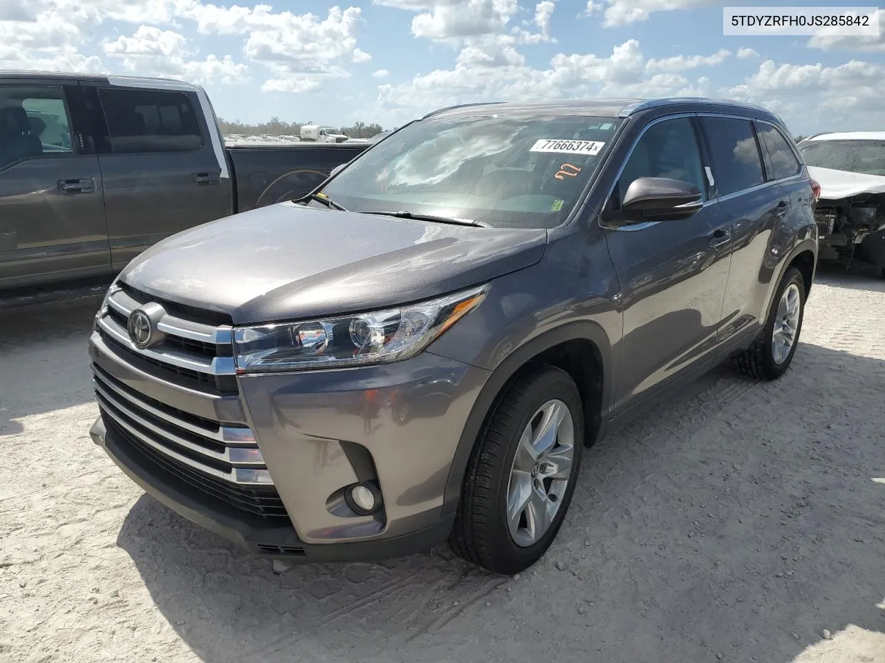 2018 Toyota Highlander Limited VIN: 5TDYZRFH0JS285842 Lot: 77666374