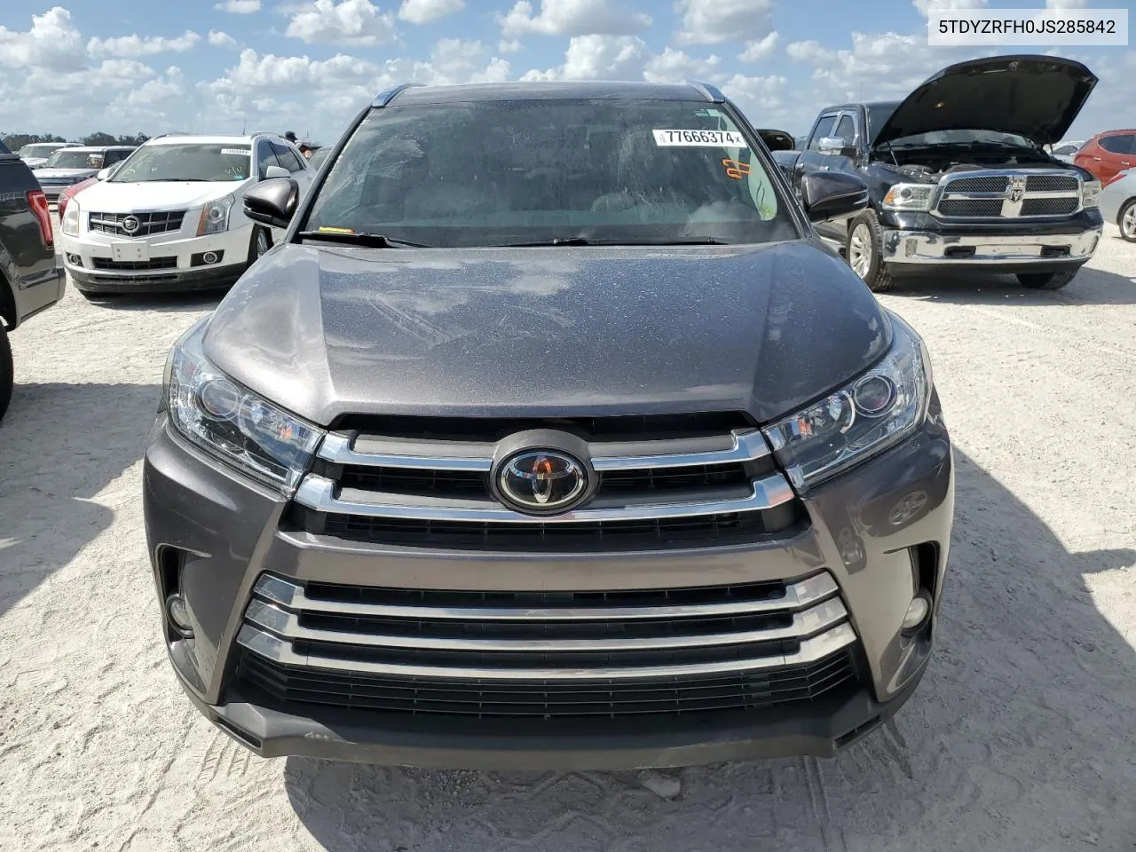 2018 Toyota Highlander Limited VIN: 5TDYZRFH0JS285842 Lot: 77666374