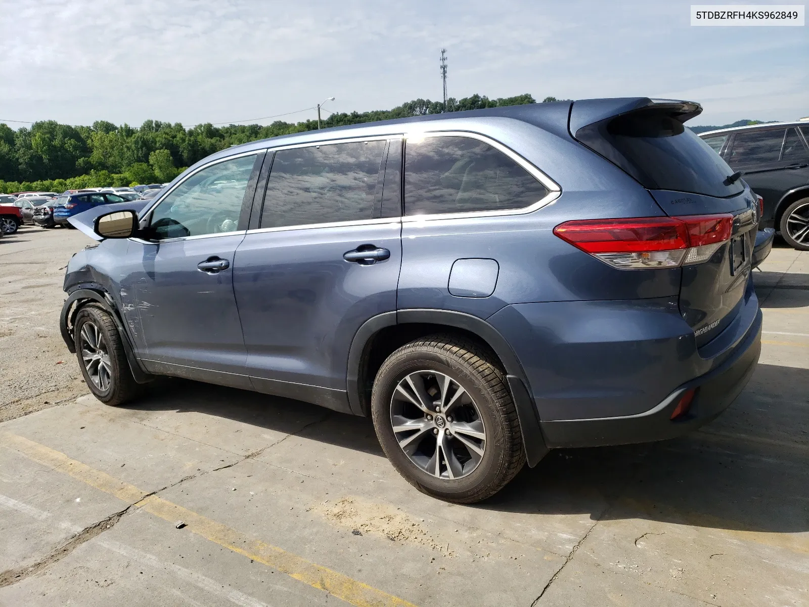 5TDBZRFH4KS962849 2019 Toyota Highlander Le