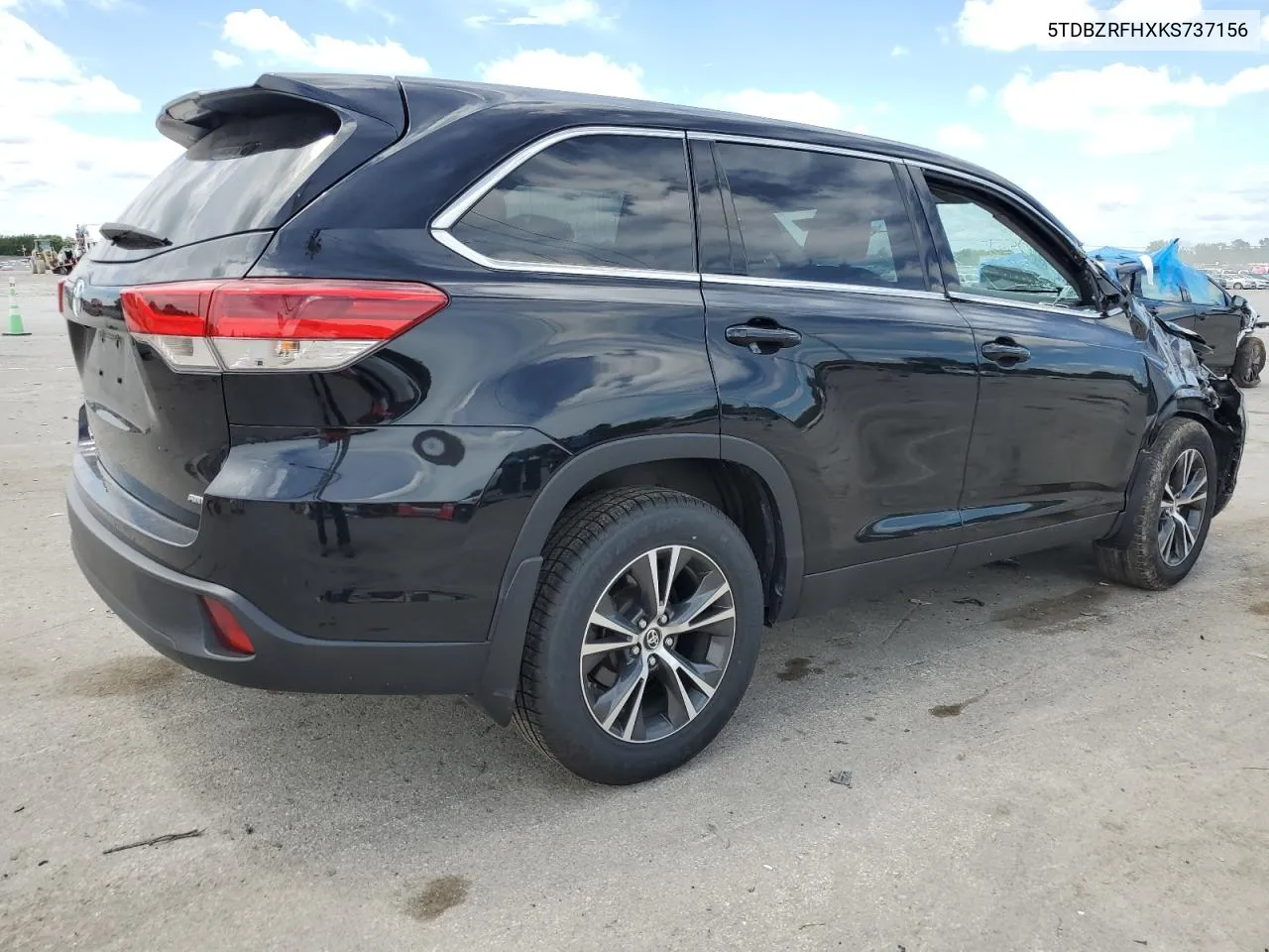 2019 Toyota Highlander Le VIN: 5TDBZRFHXKS737156 Lot: 62041524