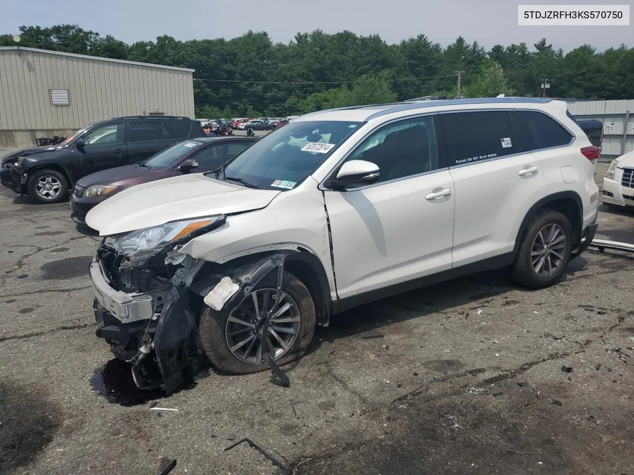 5TDJZRFH3KS570750 2019 Toyota Highlander Se