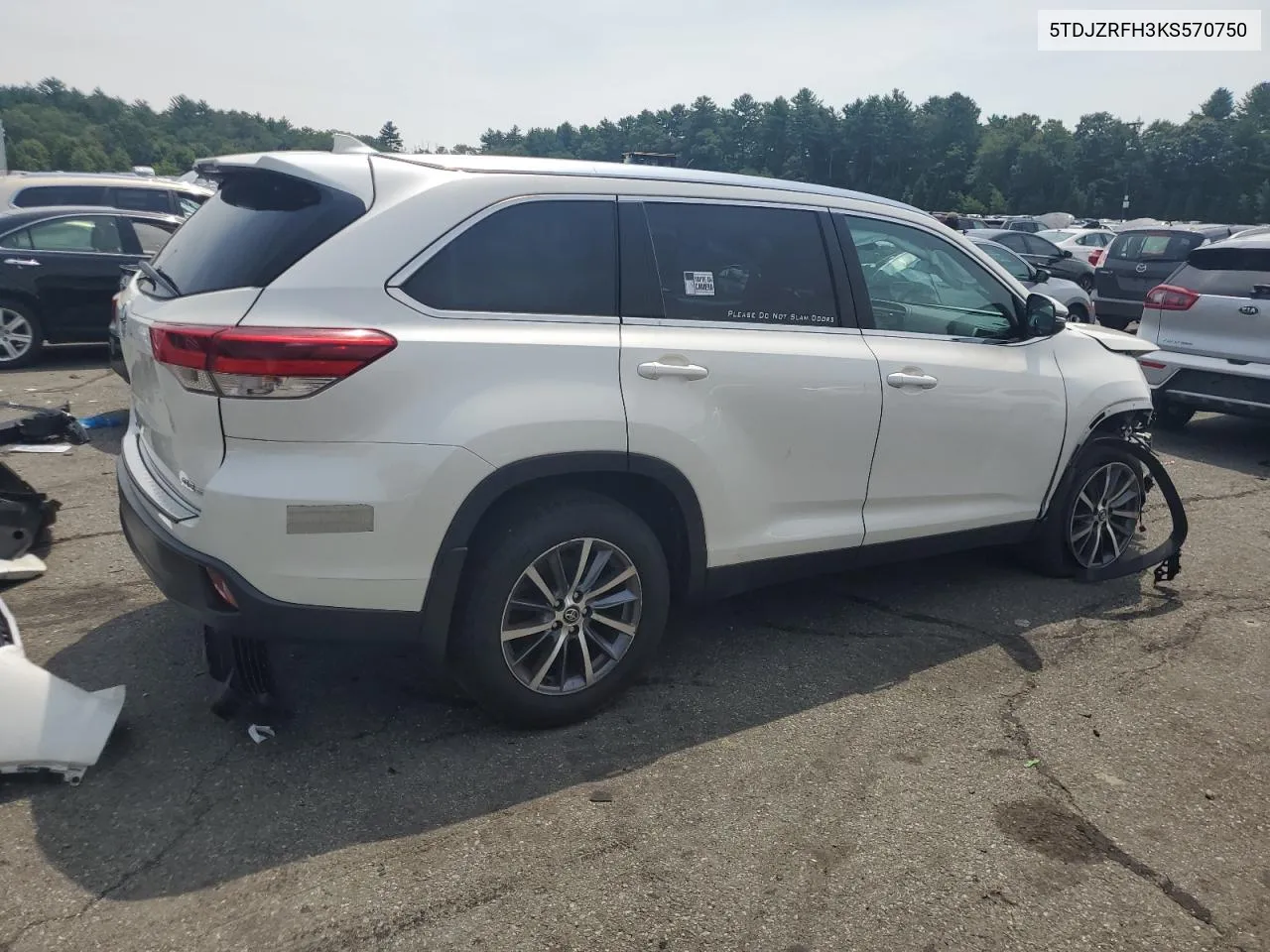 5TDJZRFH3KS570750 2019 Toyota Highlander Se