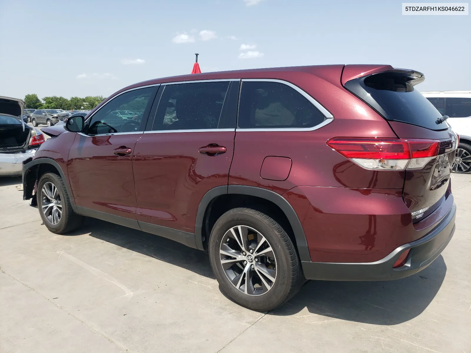 5TDZARFH1KS046622 2019 Toyota Highlander Le