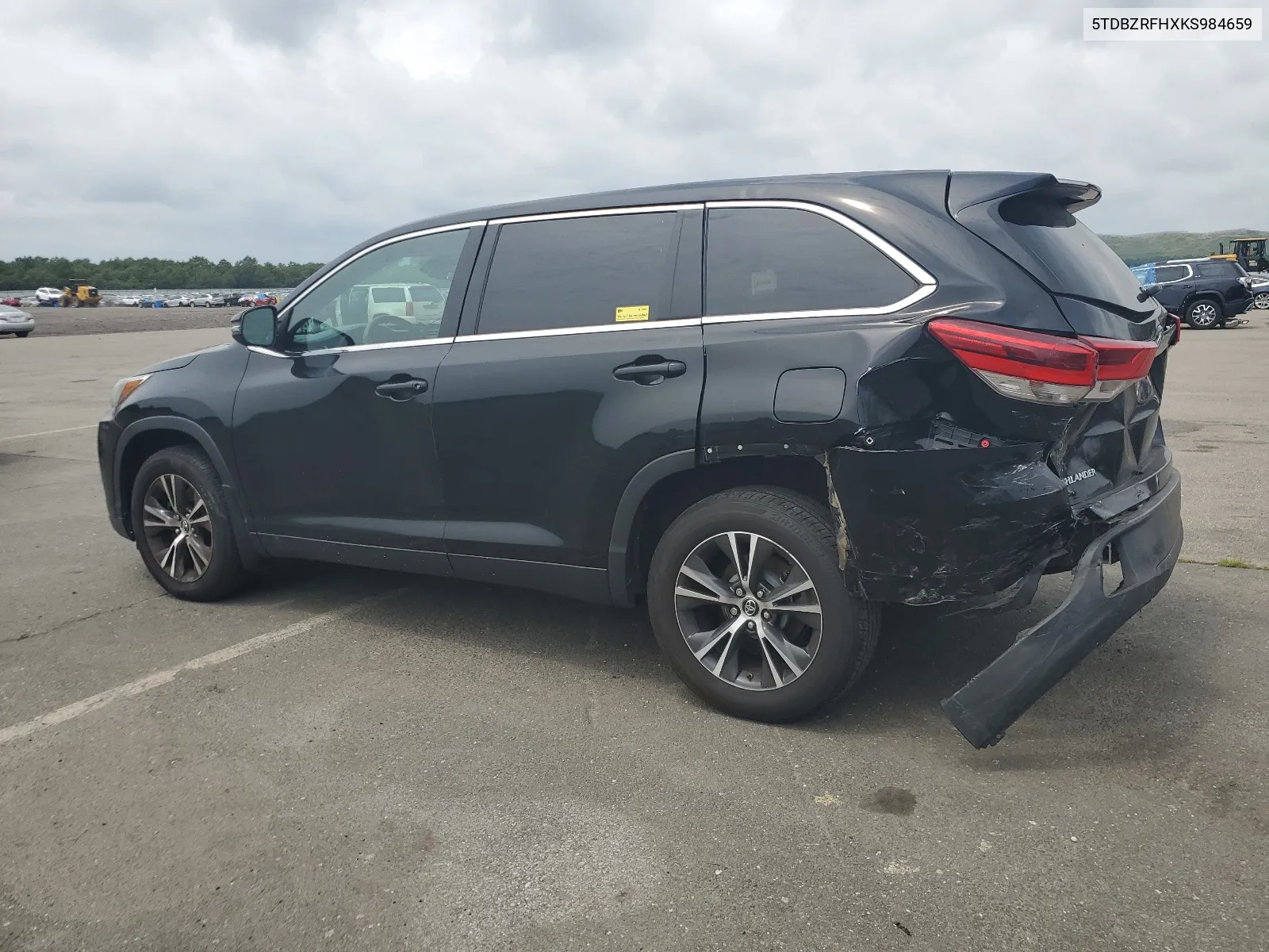 2019 Toyota Highlander Le VIN: 5TDBZRFHXKS984659 Lot: 64149354