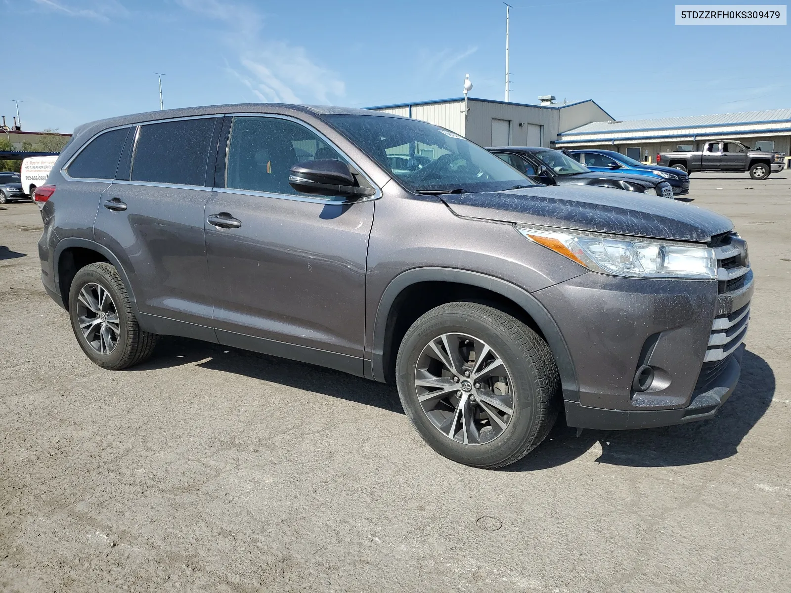 5TDZZRFH0KS309479 2019 Toyota Highlander Le