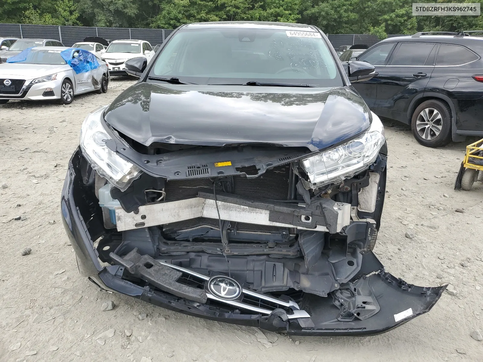 5TDBZRFH3KS962745 2019 Toyota Highlander Le