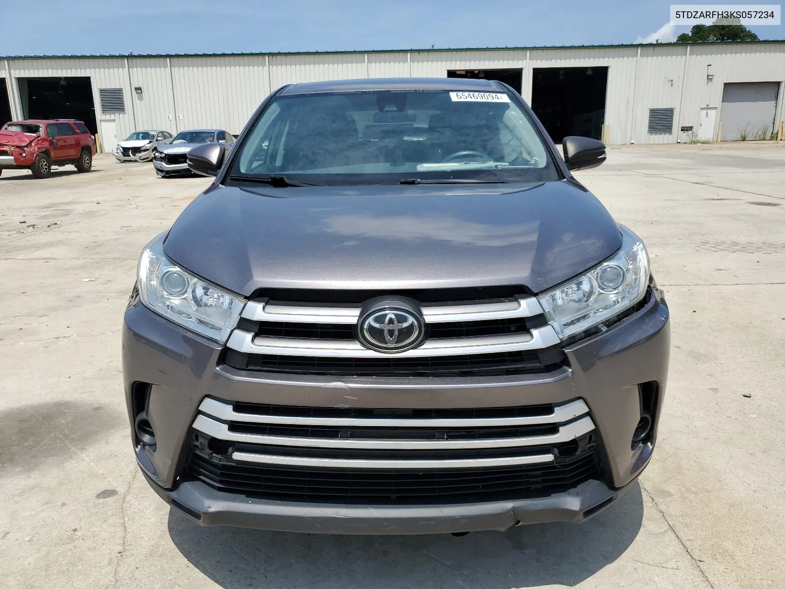 5TDZARFH3KS057234 2019 Toyota Highlander Le