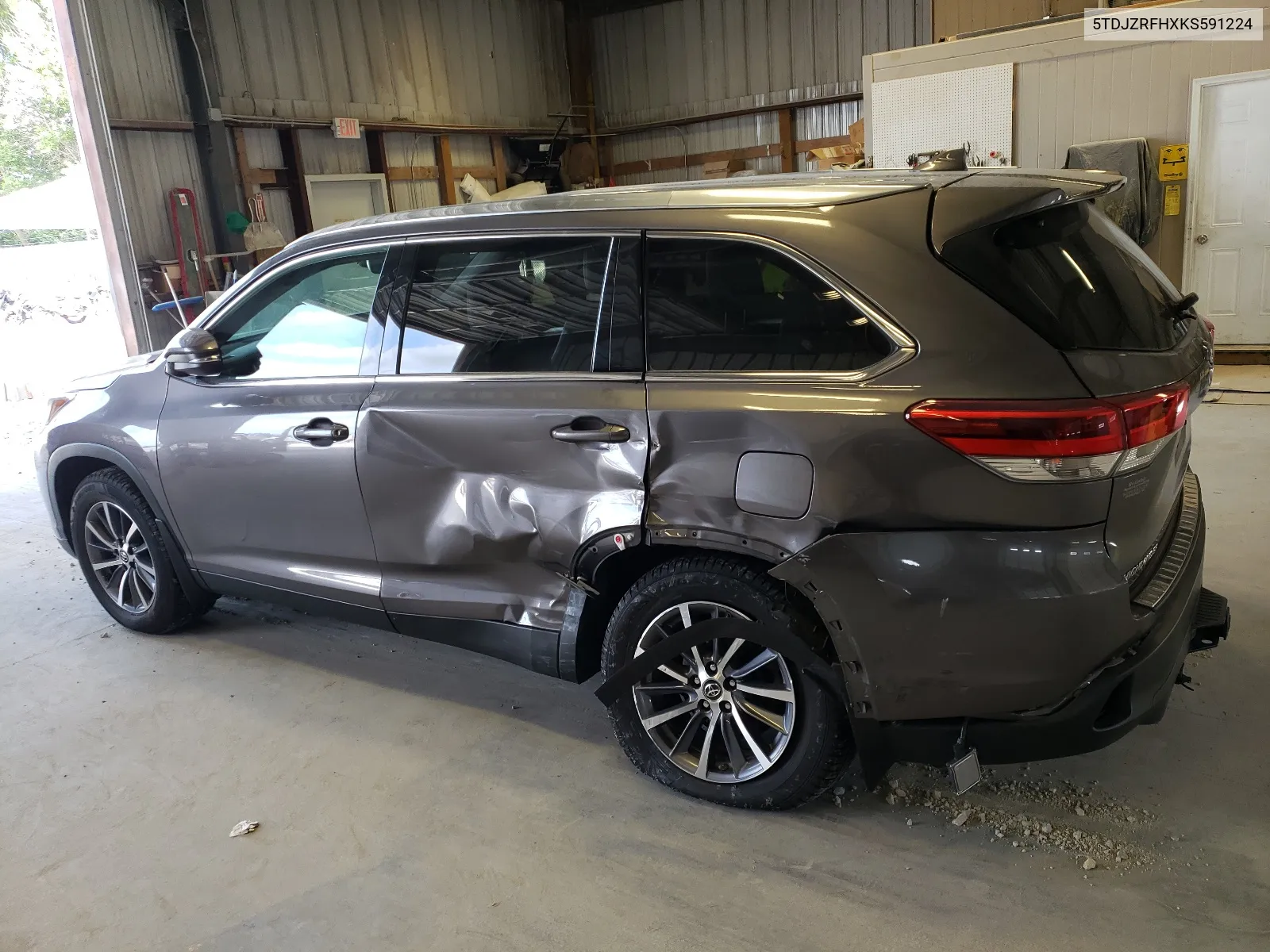 5TDJZRFHXKS591224 2019 Toyota Highlander Se