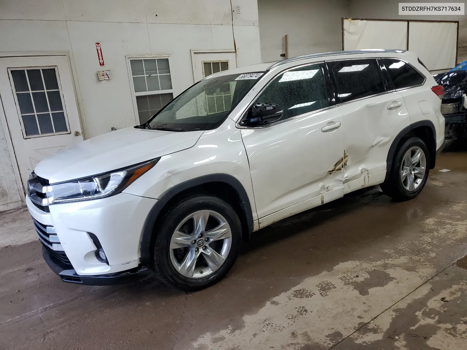 5TDDZRFH7KS717634 2019 Toyota Highlander Limited