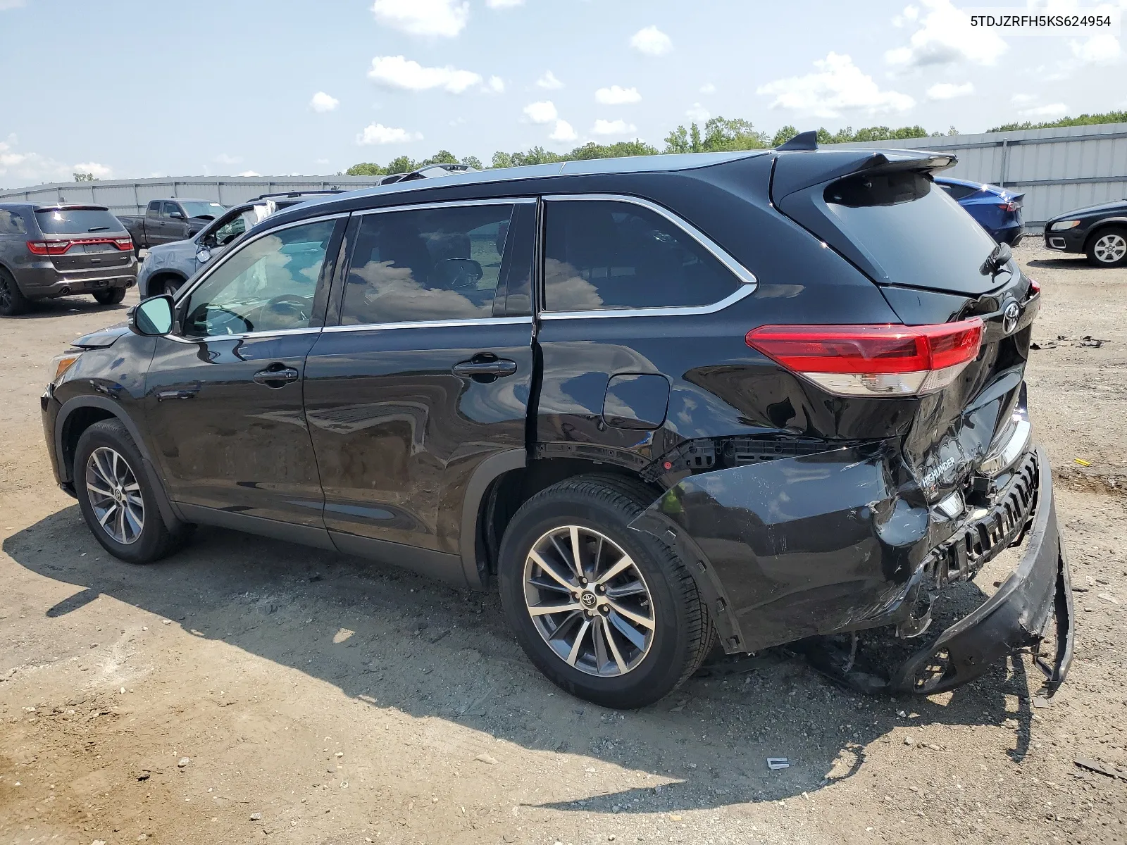 5TDJZRFH5KS624954 2019 Toyota Highlander Se