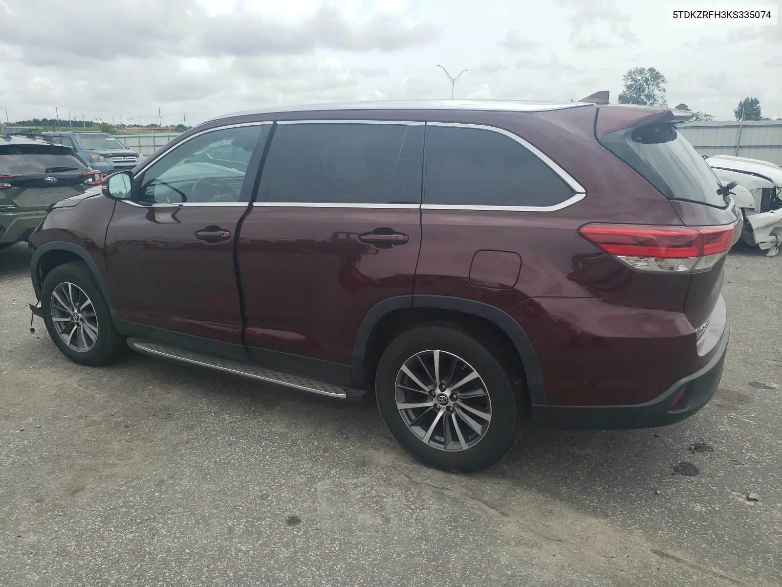 5TDKZRFH3KS335074 2019 Toyota Highlander Se