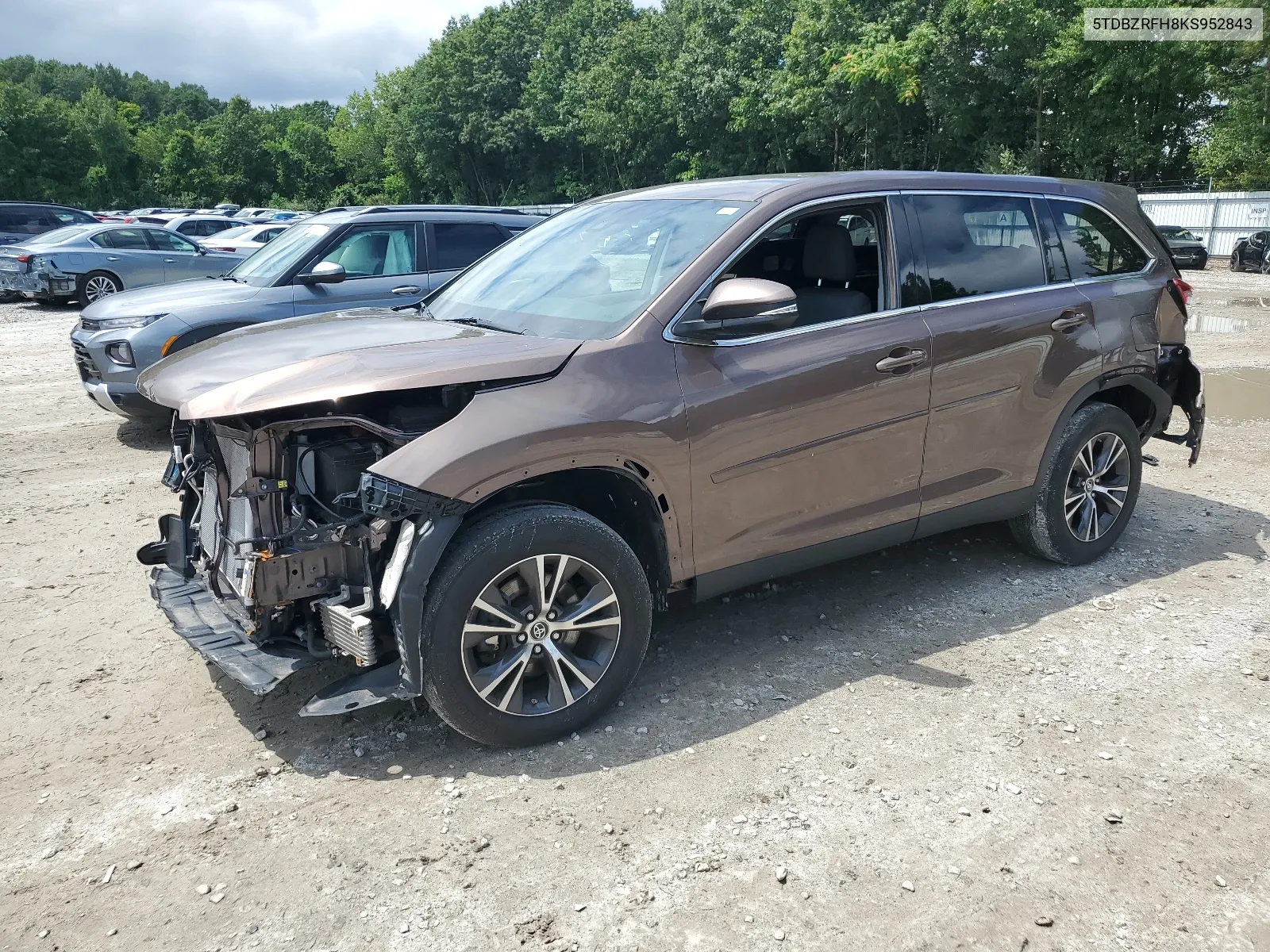 2019 Toyota Highlander Le VIN: 5TDBZRFH8KS952843 Lot: 66440444