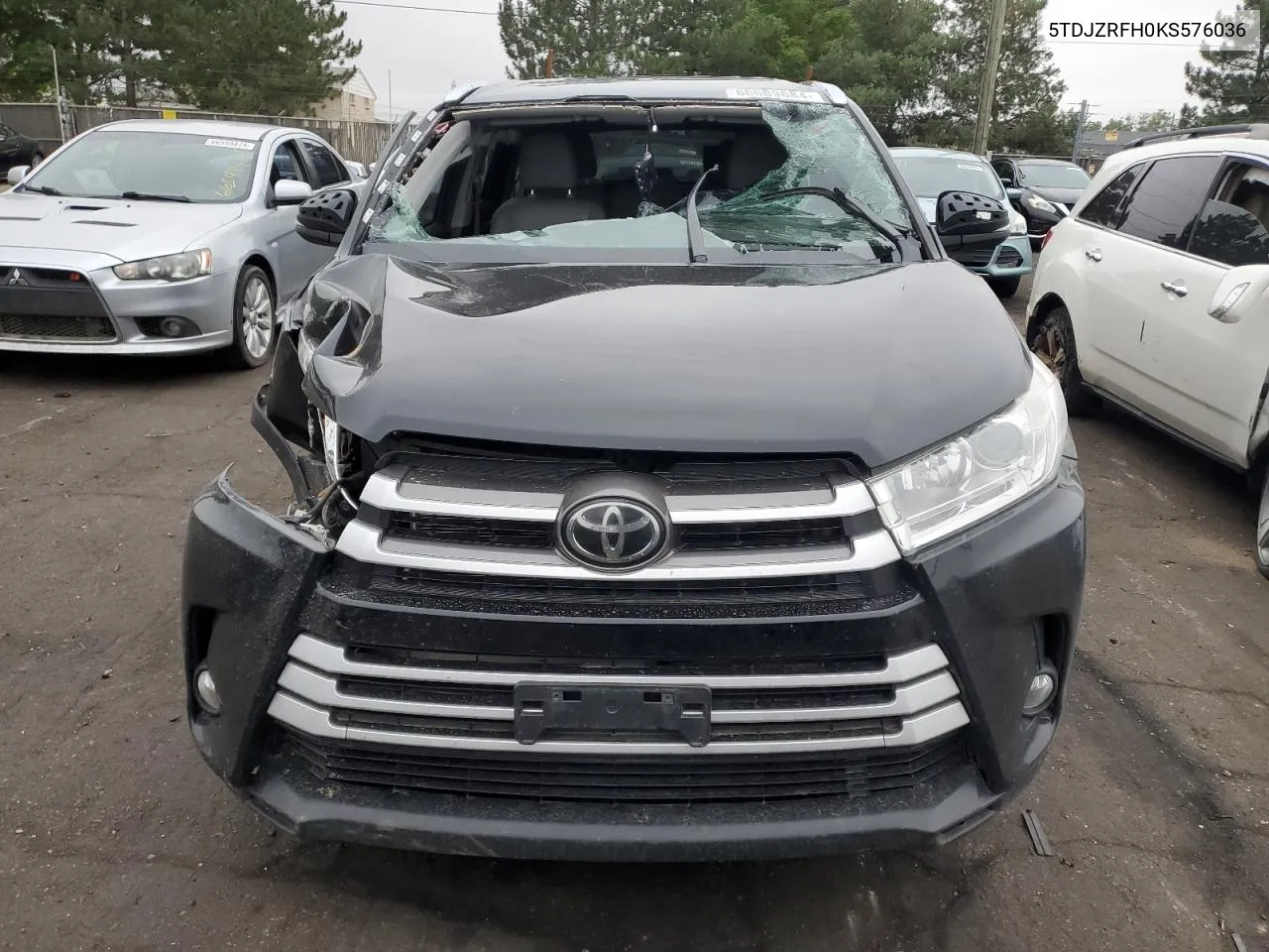 5TDJZRFH0KS576036 2019 Toyota Highlander Se