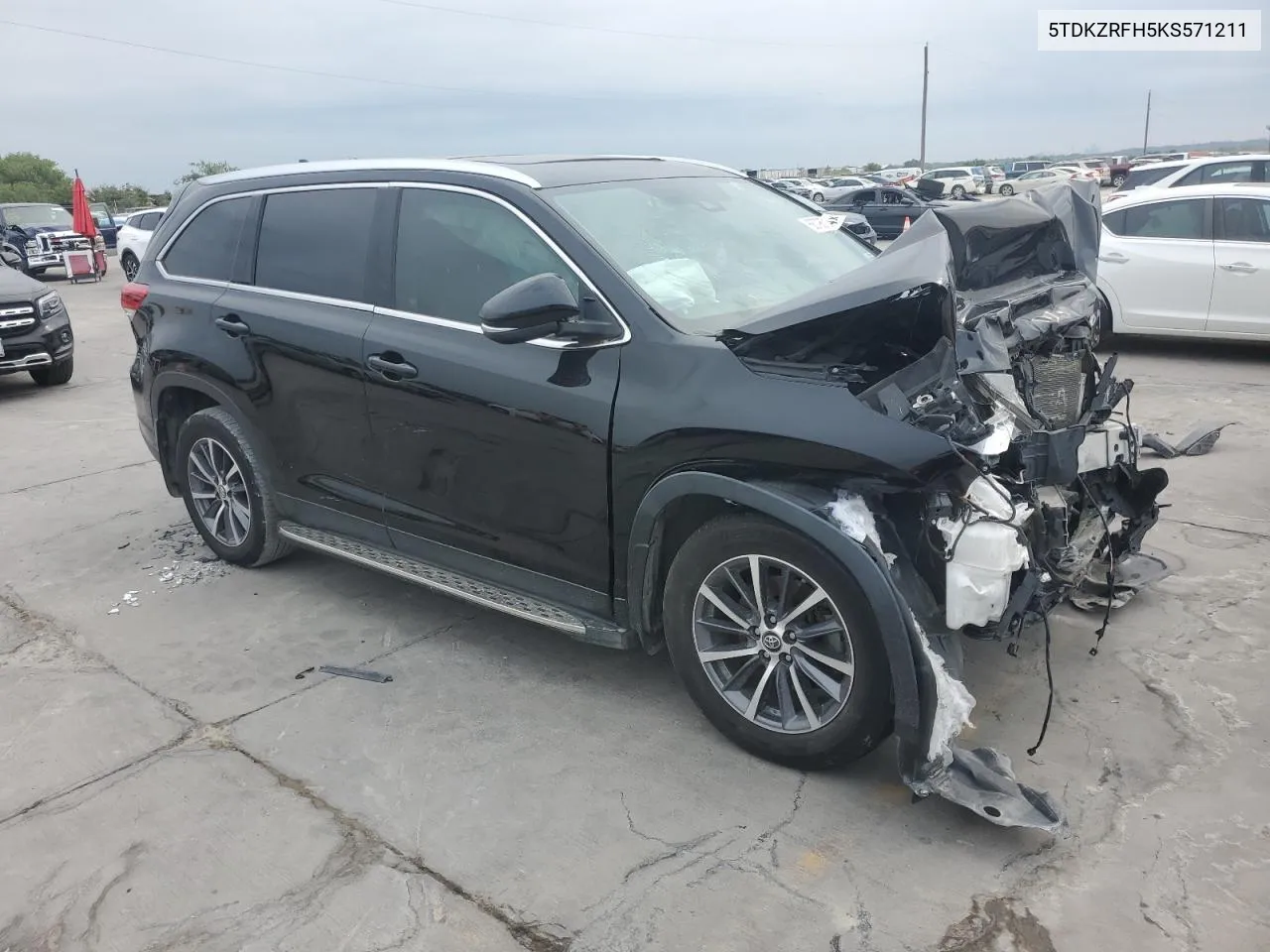 5TDKZRFH5KS571211 2019 Toyota Highlander Se