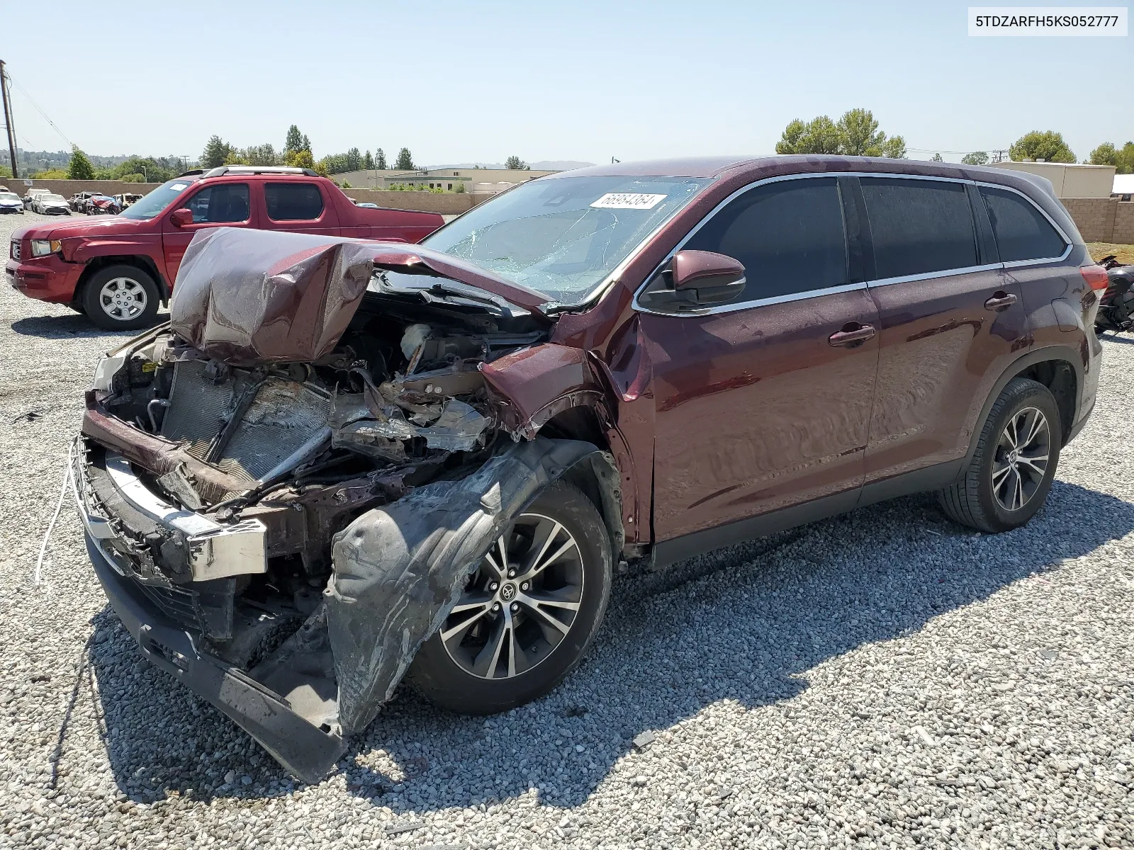 5TDZARFH5KS052777 2019 Toyota Highlander Le