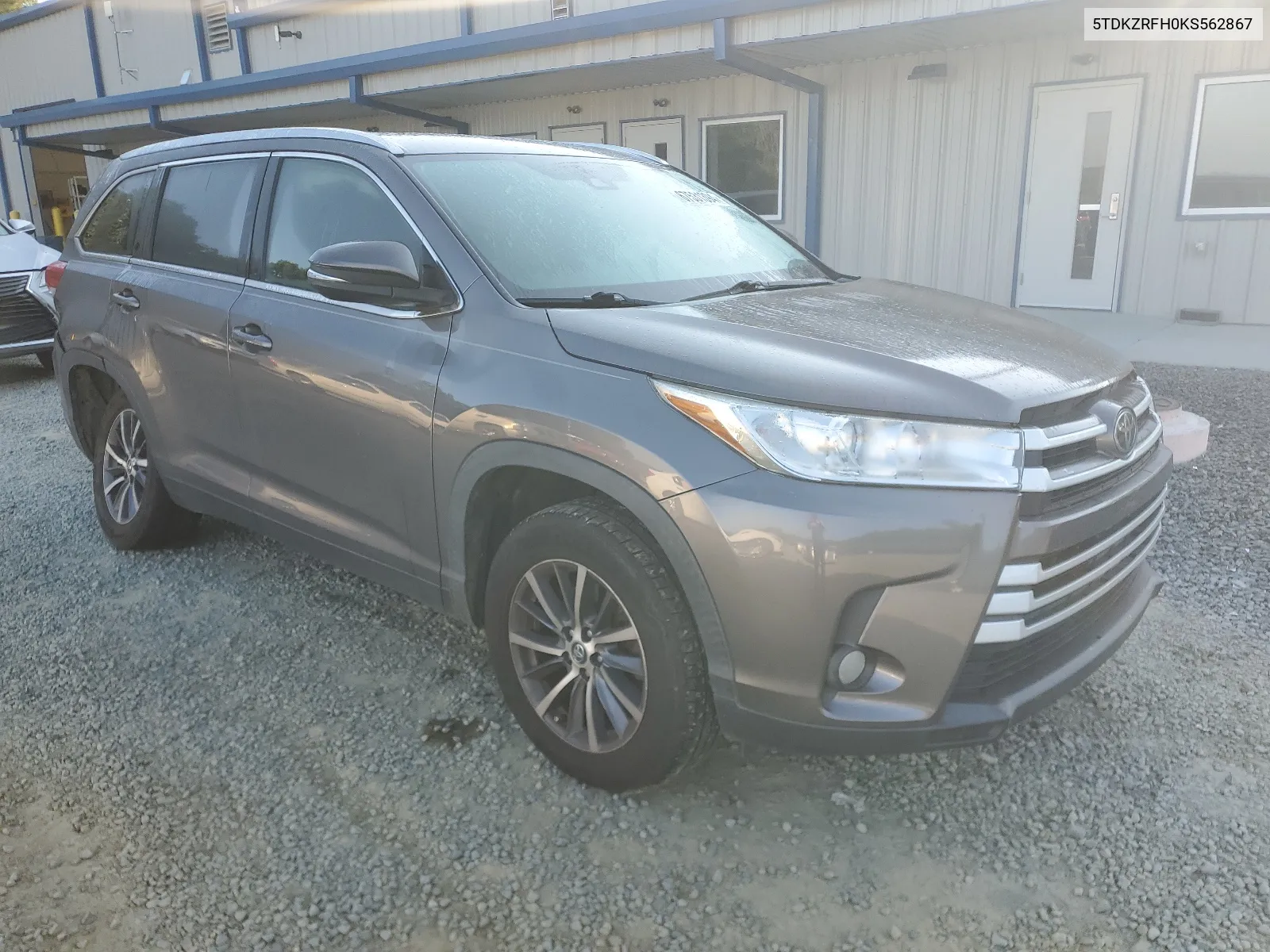 5TDKZRFH0KS562867 2019 Toyota Highlander Se