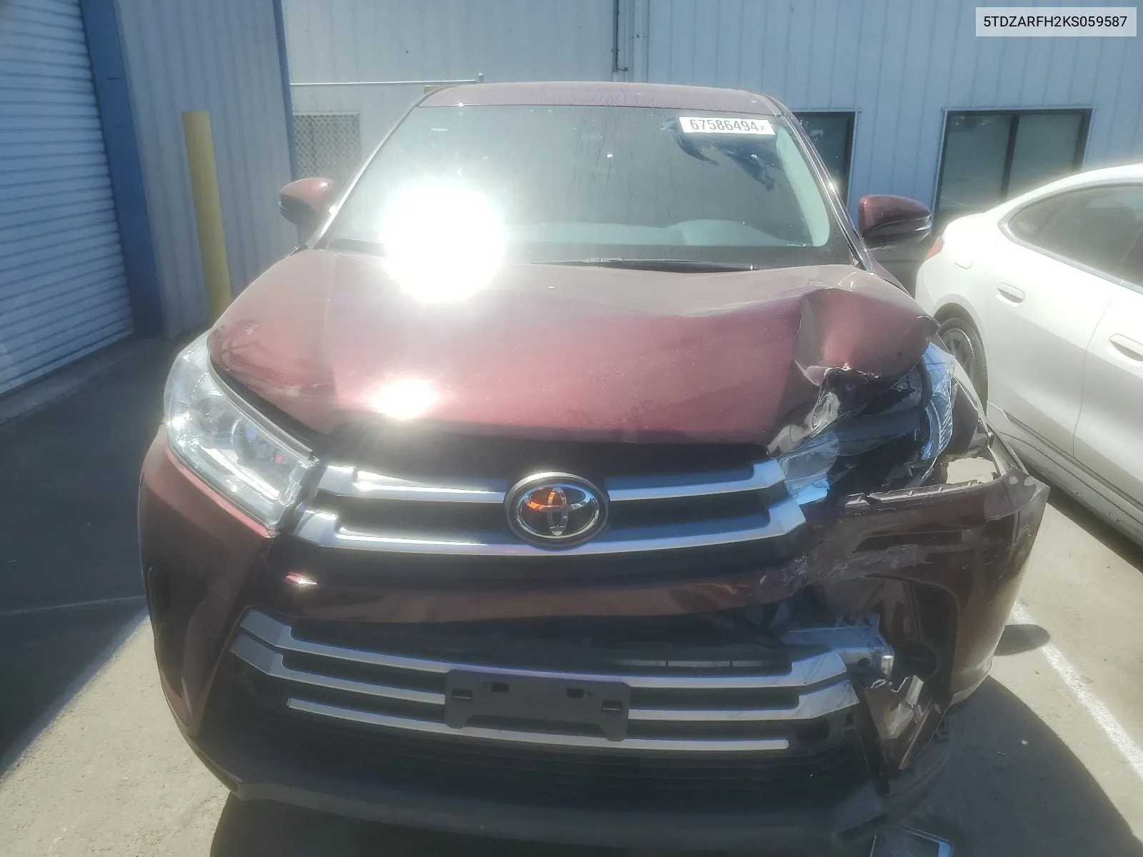 5TDZARFH2KS059587 2019 Toyota Highlander Le