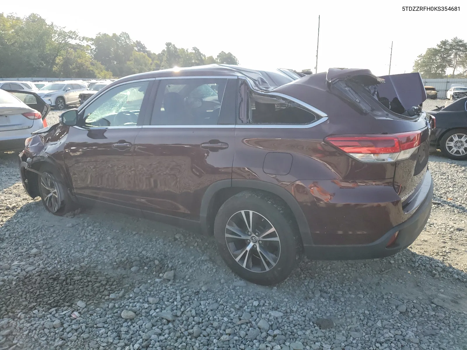 2019 Toyota Highlander Le VIN: 5TDZZRFH0KS354681 Lot: 67586764