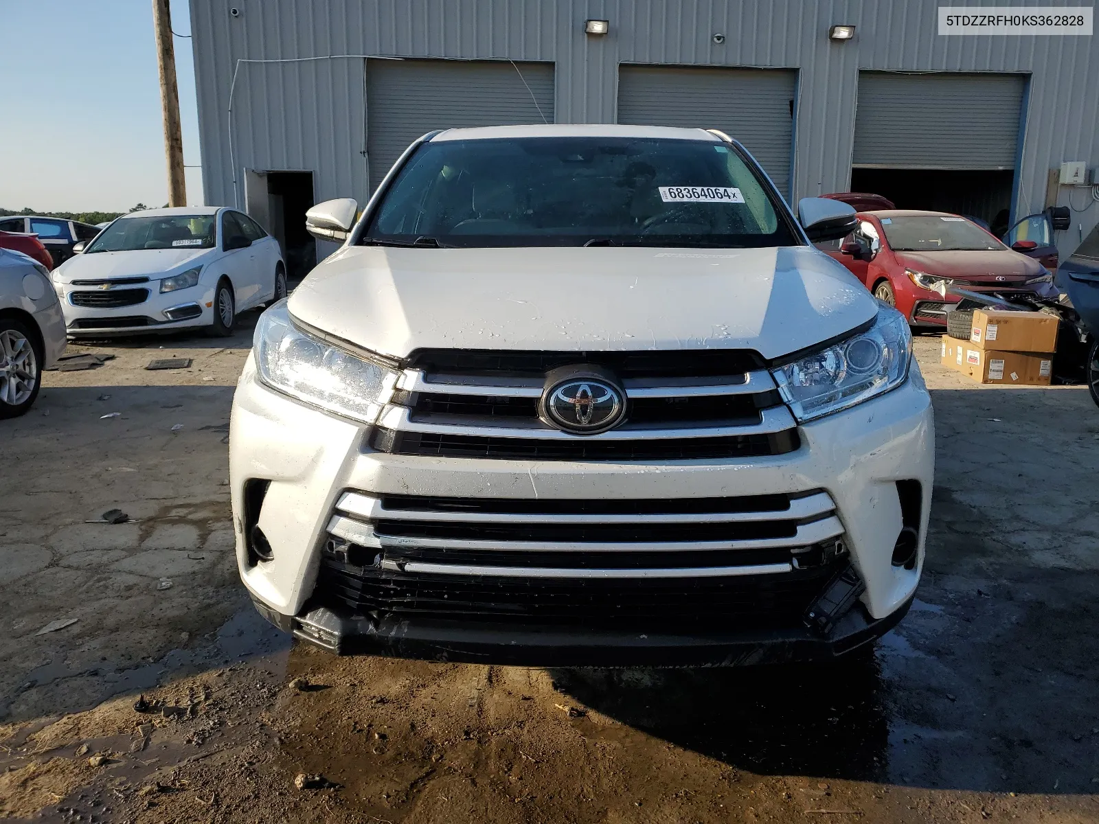 2019 Toyota Highlander Le VIN: 5TDZZRFH0KS362828 Lot: 68364064