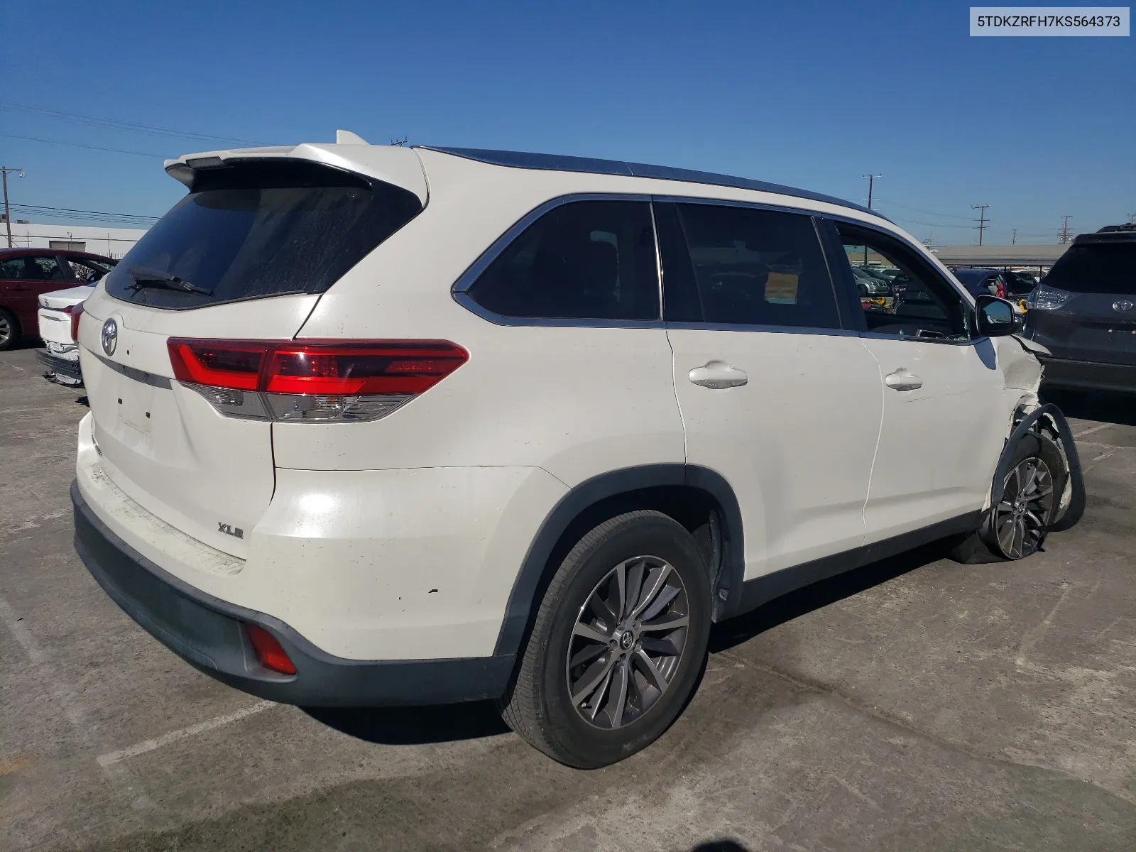 5TDKZRFH7KS564373 2019 Toyota Highlander Se