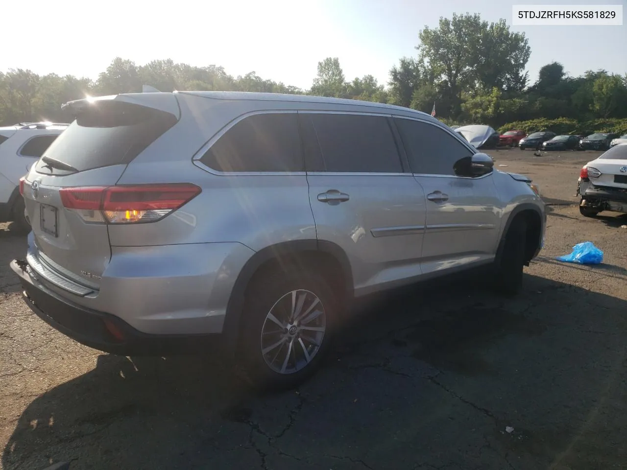 2019 Toyota Highlander Se VIN: 5TDJZRFH5KS581829 Lot: 68419934