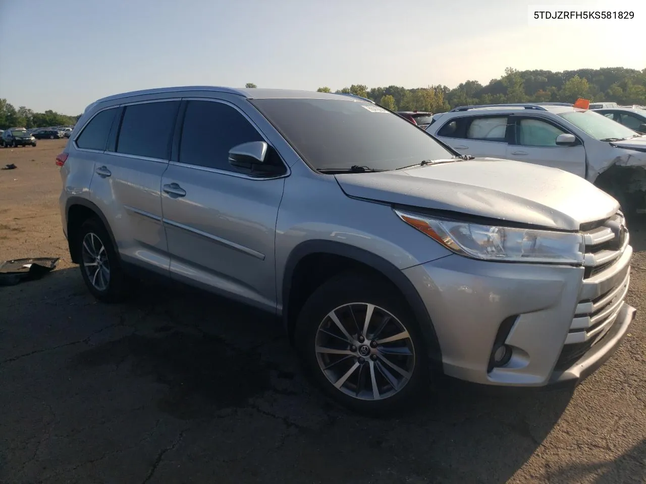 2019 Toyota Highlander Se VIN: 5TDJZRFH5KS581829 Lot: 68419934