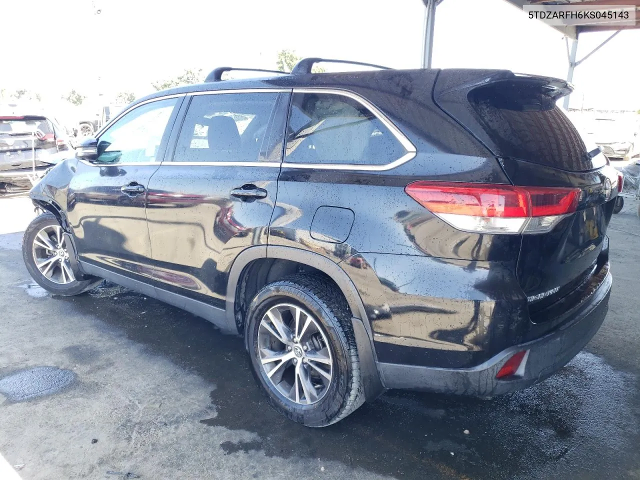 2019 Toyota Highlander Le VIN: 5TDZARFH6KS045143 Lot: 68437234