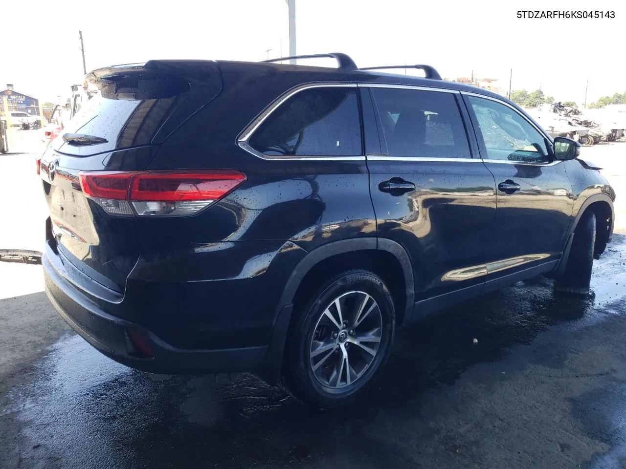 2019 Toyota Highlander Le VIN: 5TDZARFH6KS045143 Lot: 68437234