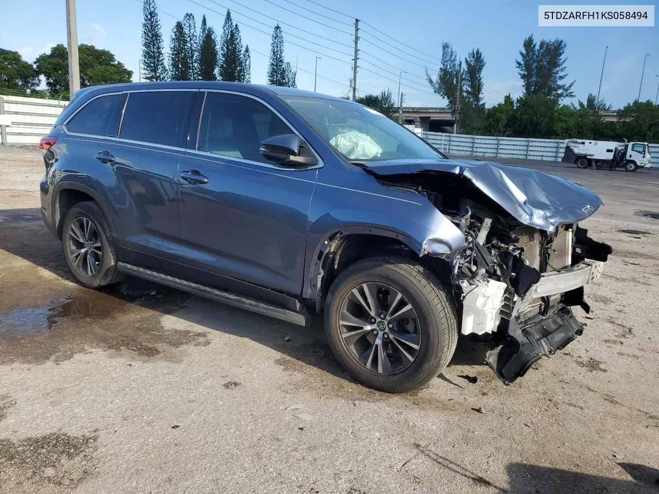 2019 Toyota Highlander Le VIN: 5TDZARFH1KS058494 Lot: 70133714