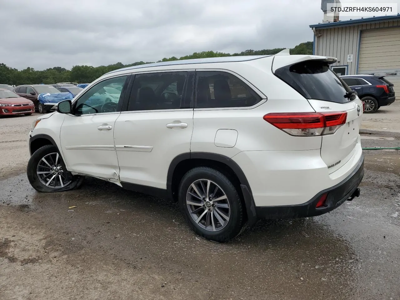 5TDJZRFH4KS604971 2019 Toyota Highlander Se