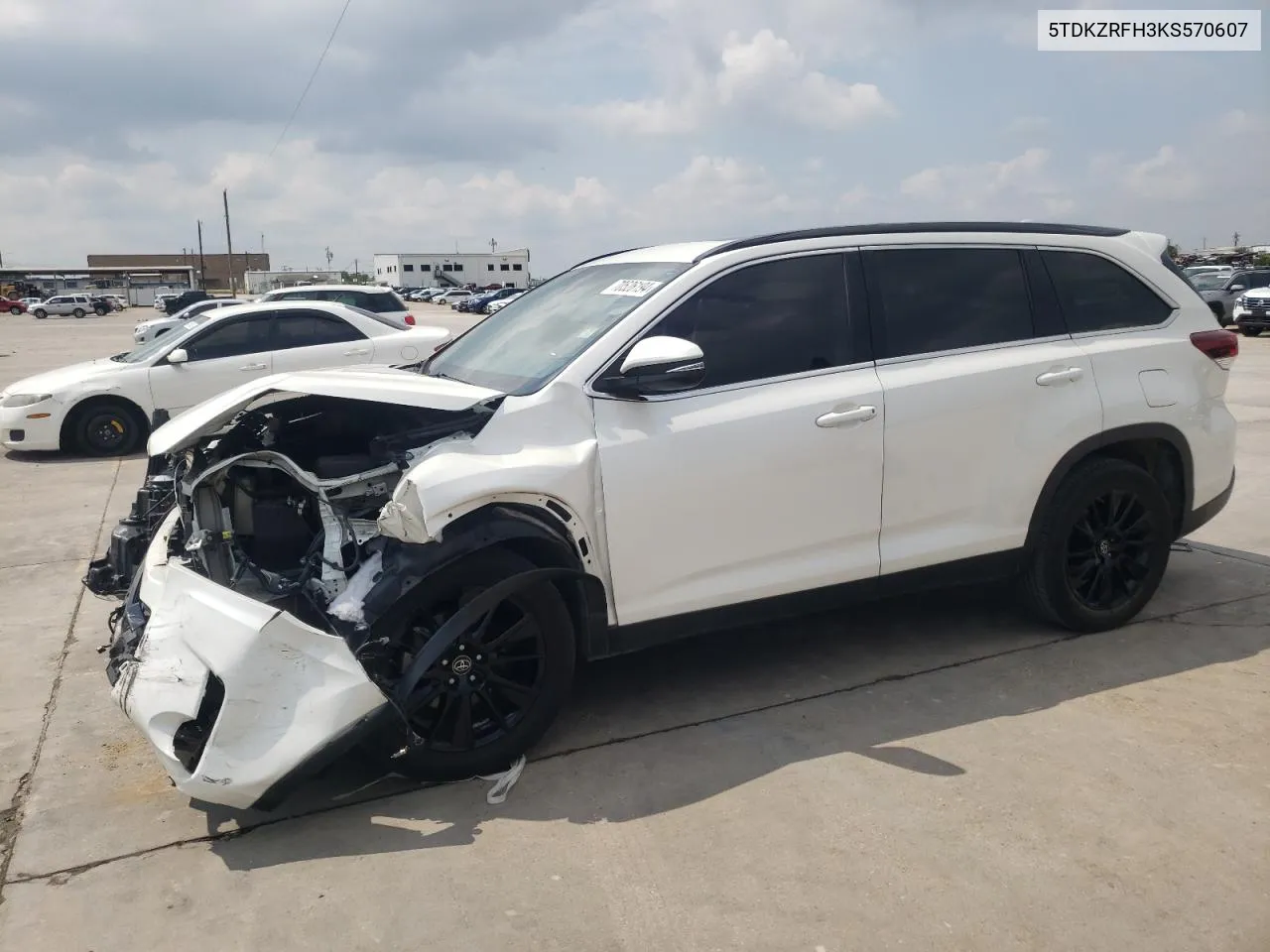 2019 Toyota Highlander Se VIN: 5TDKZRFH3KS570607 Lot: 70526194