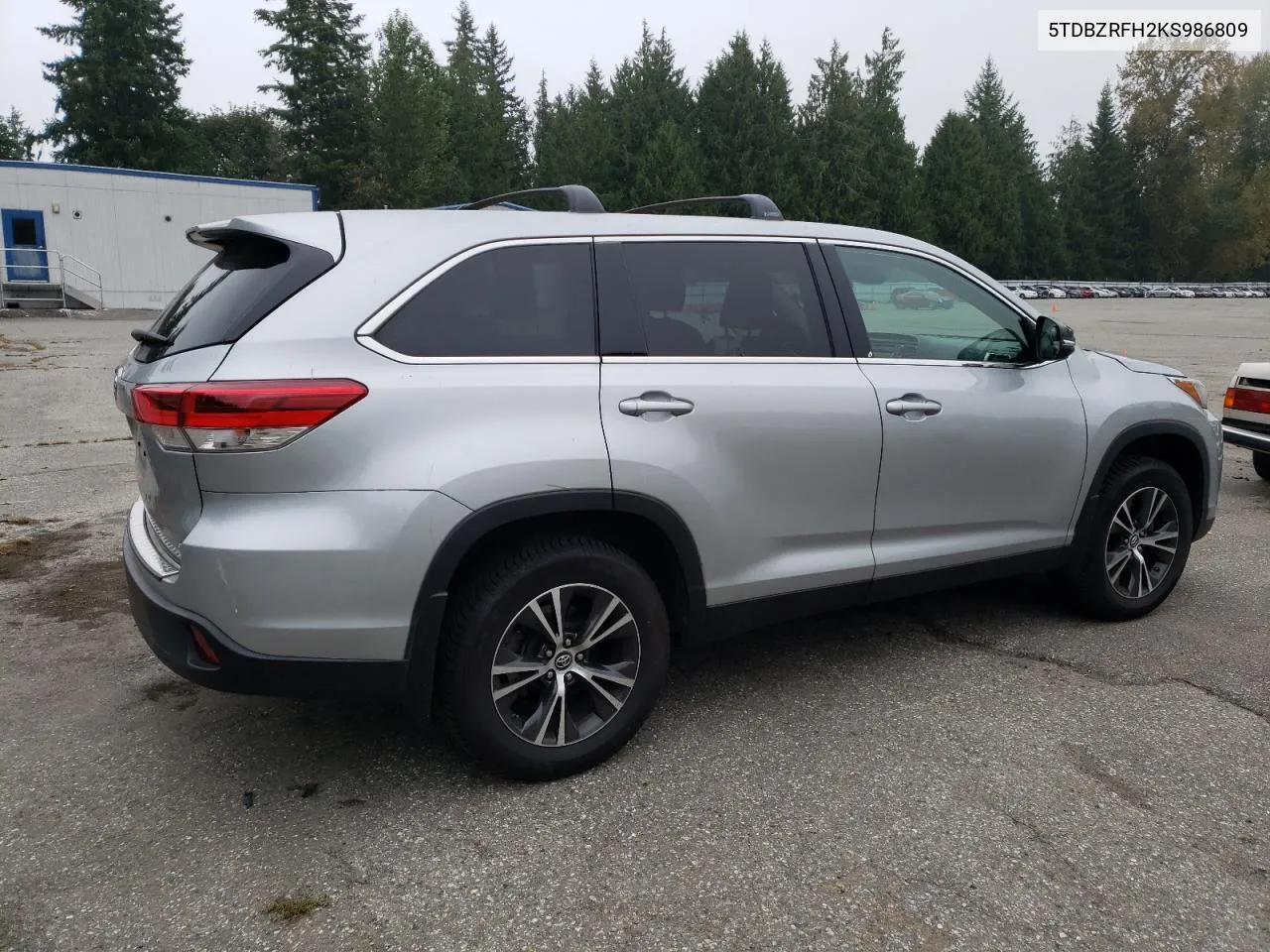 2019 Toyota Highlander Le VIN: 5TDBZRFH2KS986809 Lot: 70869424