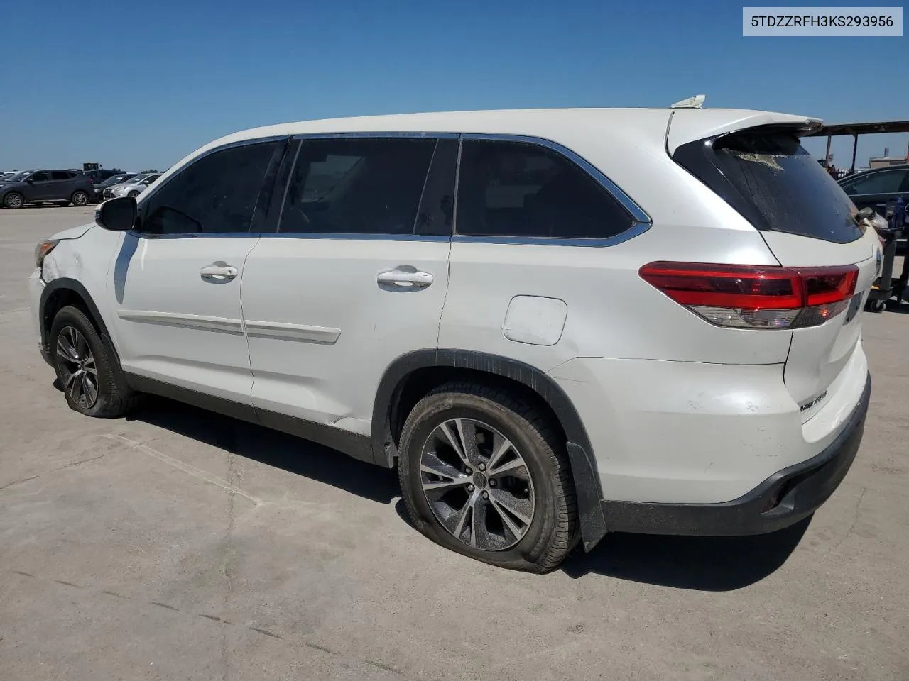 2019 Toyota Highlander Le VIN: 5TDZZRFH3KS293956 Lot: 70878444