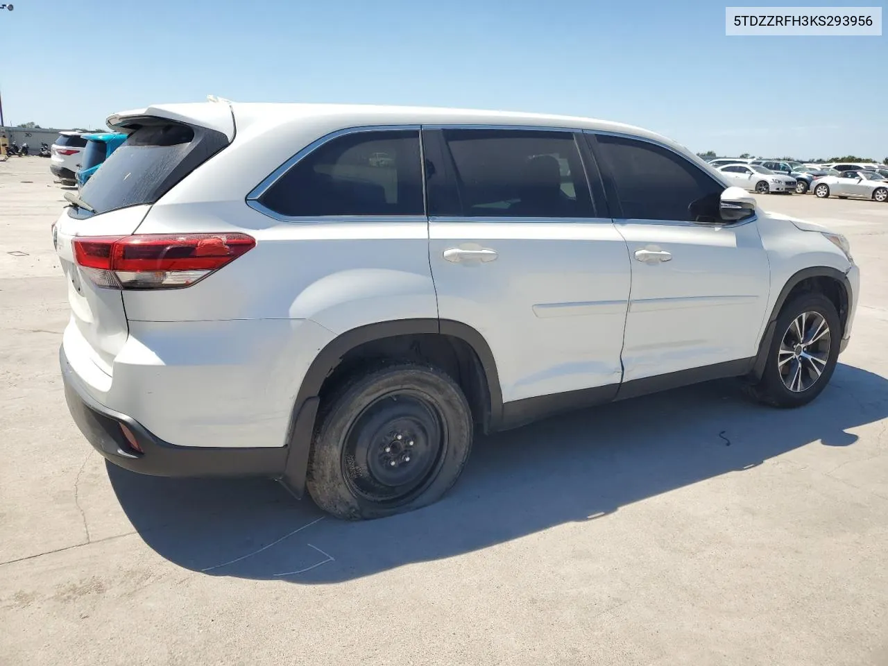 2019 Toyota Highlander Le VIN: 5TDZZRFH3KS293956 Lot: 70878444