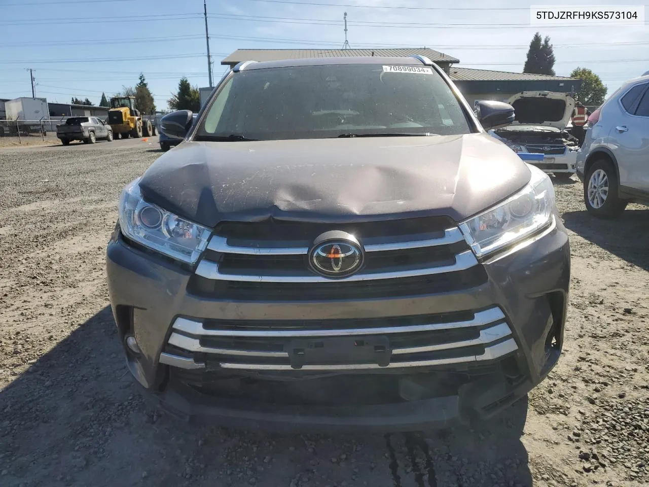 5TDJZRFH9KS573104 2019 Toyota Highlander Se