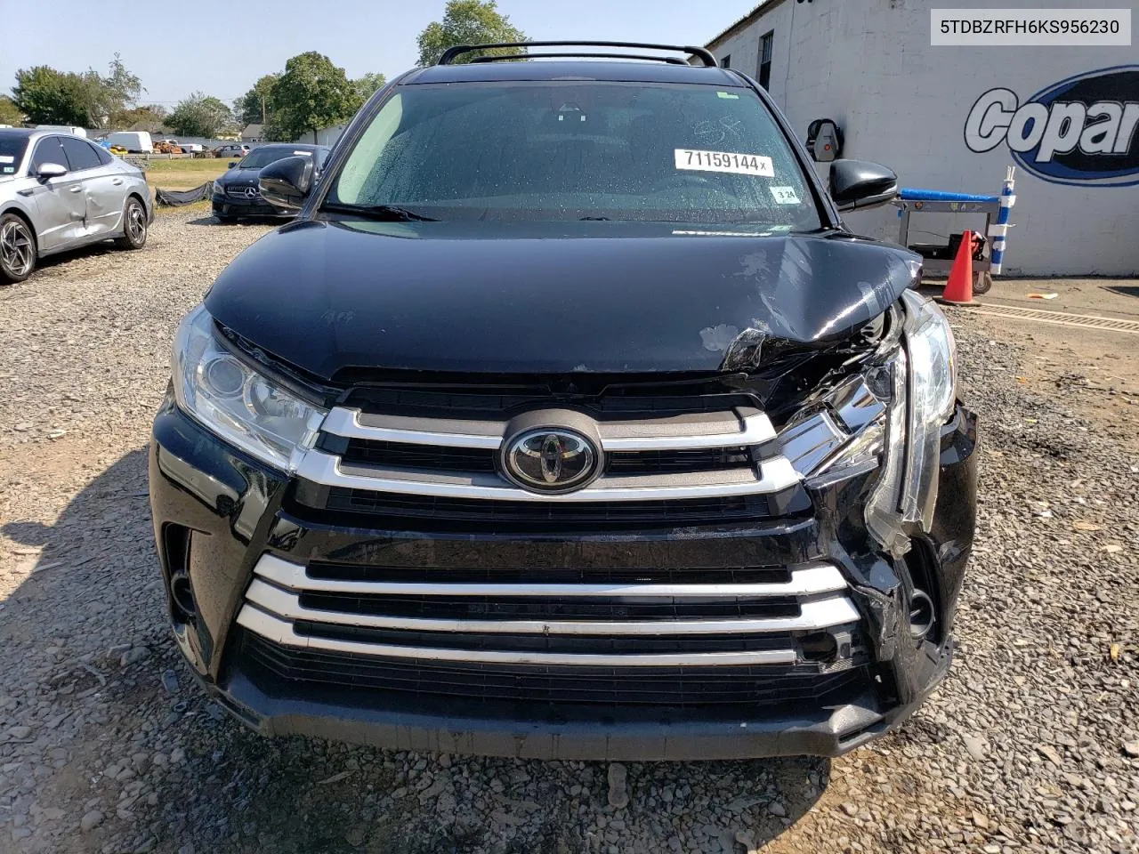 5TDBZRFH6KS956230 2019 Toyota Highlander Le