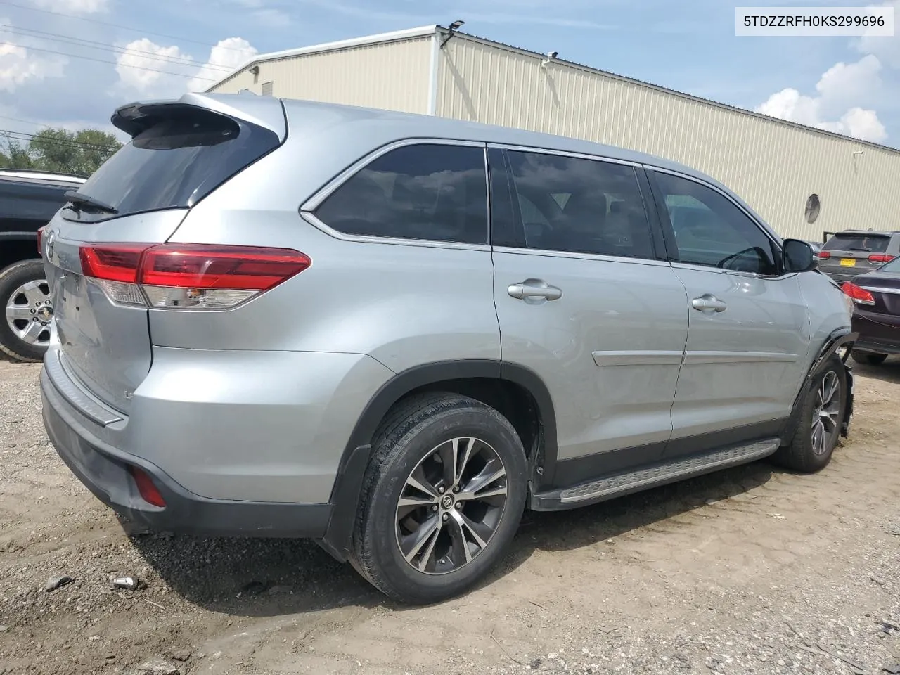 2019 Toyota Highlander Le VIN: 5TDZZRFH0KS299696 Lot: 72800724