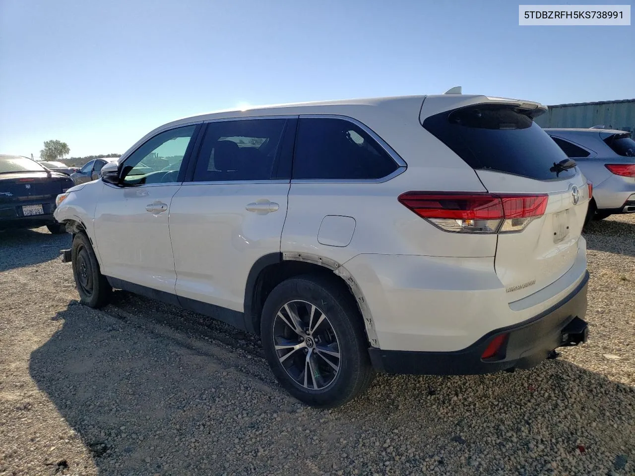 5TDBZRFH5KS738991 2019 Toyota Highlander Le