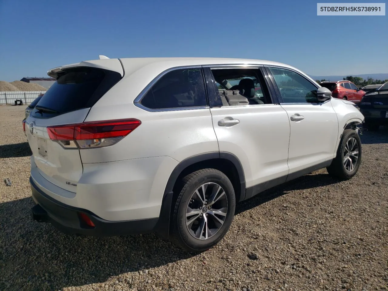 2019 Toyota Highlander Le VIN: 5TDBZRFH5KS738991 Lot: 72932564