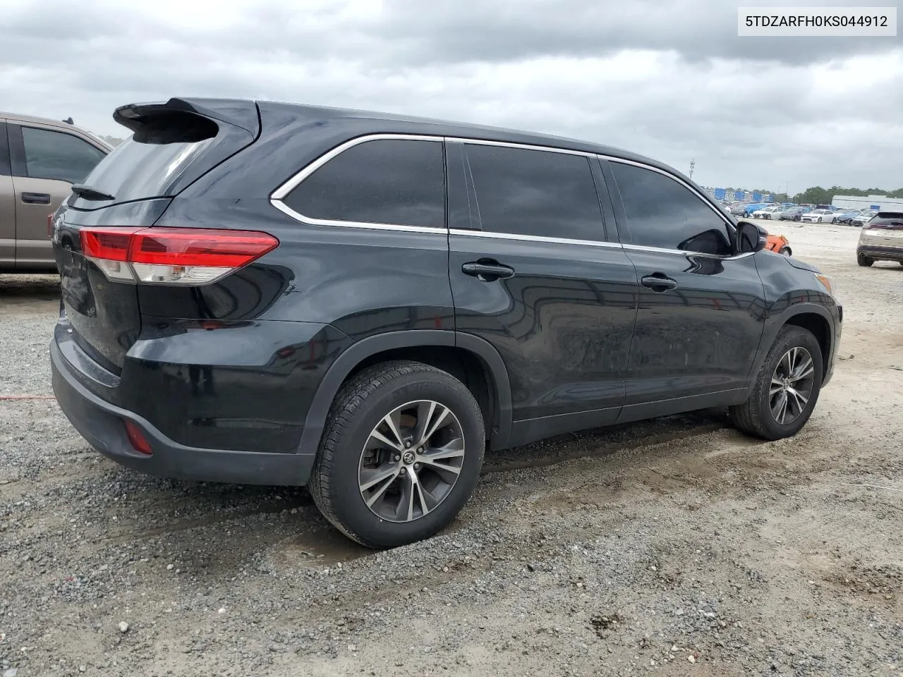 2019 Toyota Highlander Le VIN: 5TDZARFH0KS044912 Lot: 73325544