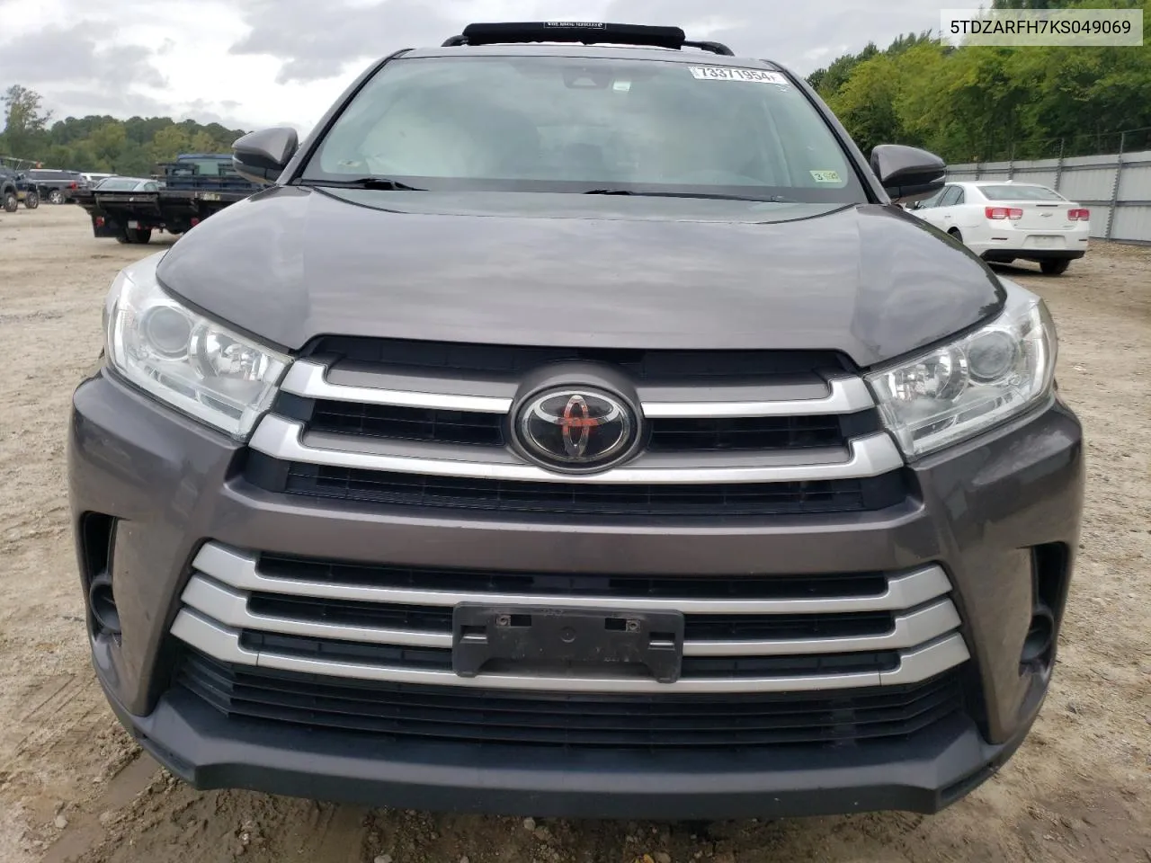 2019 Toyota Highlander Le VIN: 5TDZARFH7KS049069 Lot: 73371954